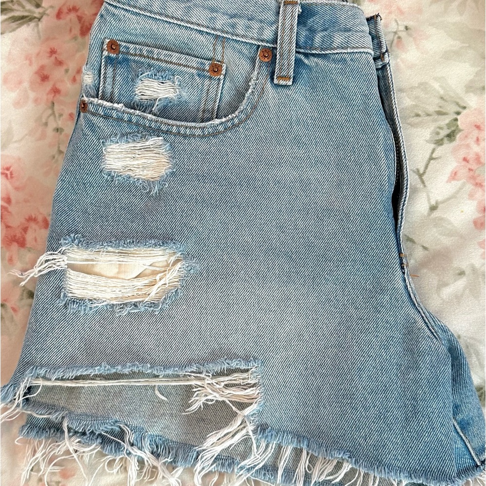 Abercrombie The Boyfriend Short- Mid Rise size 8
